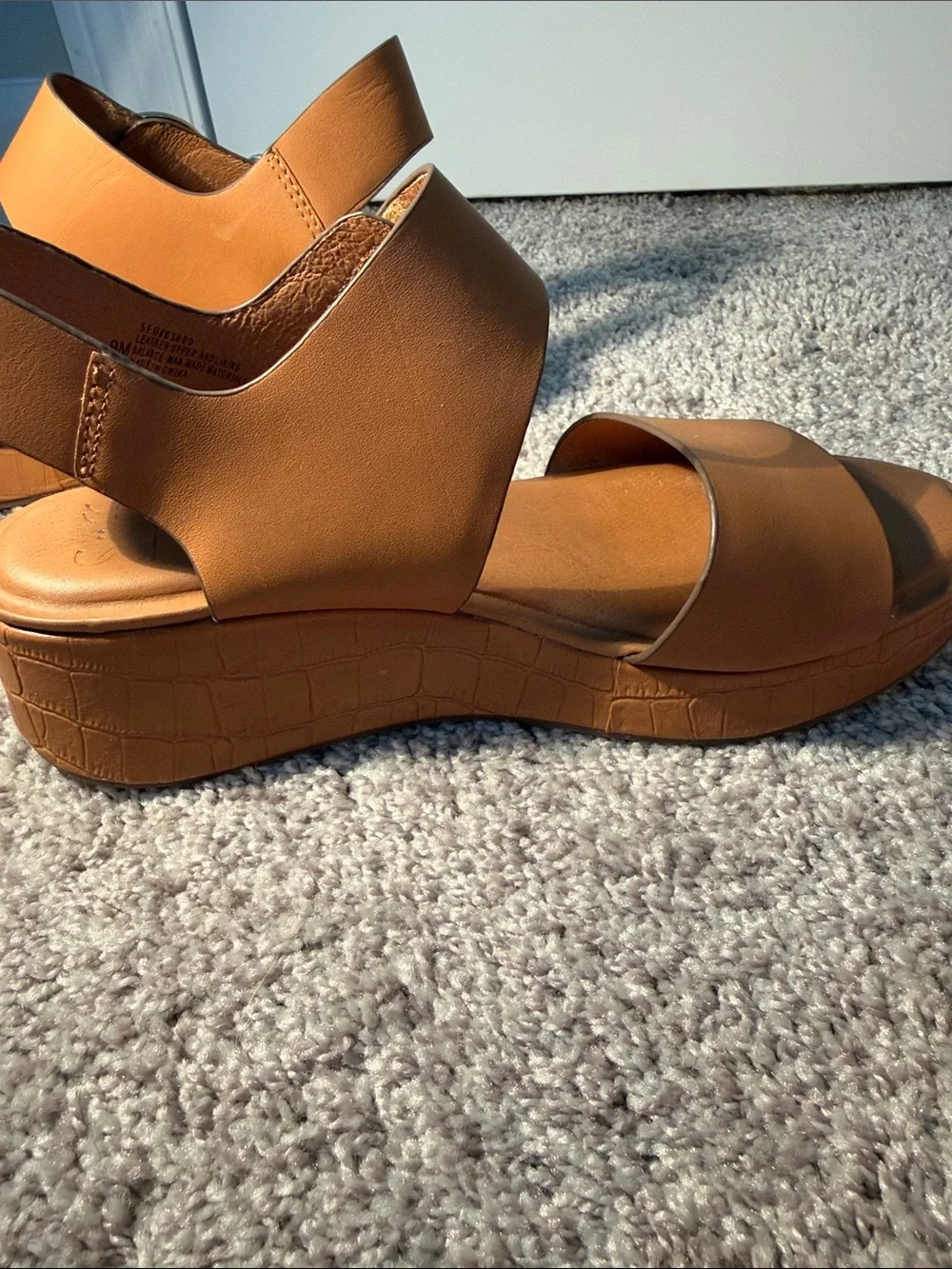 Sofft Women's Tan Platform Sandals with Gold Buckle
